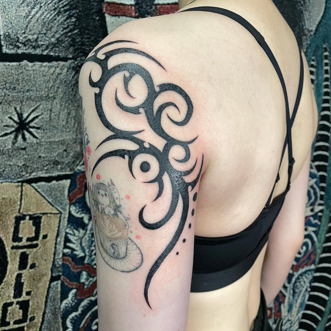 Neo-Tribal tattoo by Yas at ZUMBIDO TATTOO in Nakameguro, Tokyo